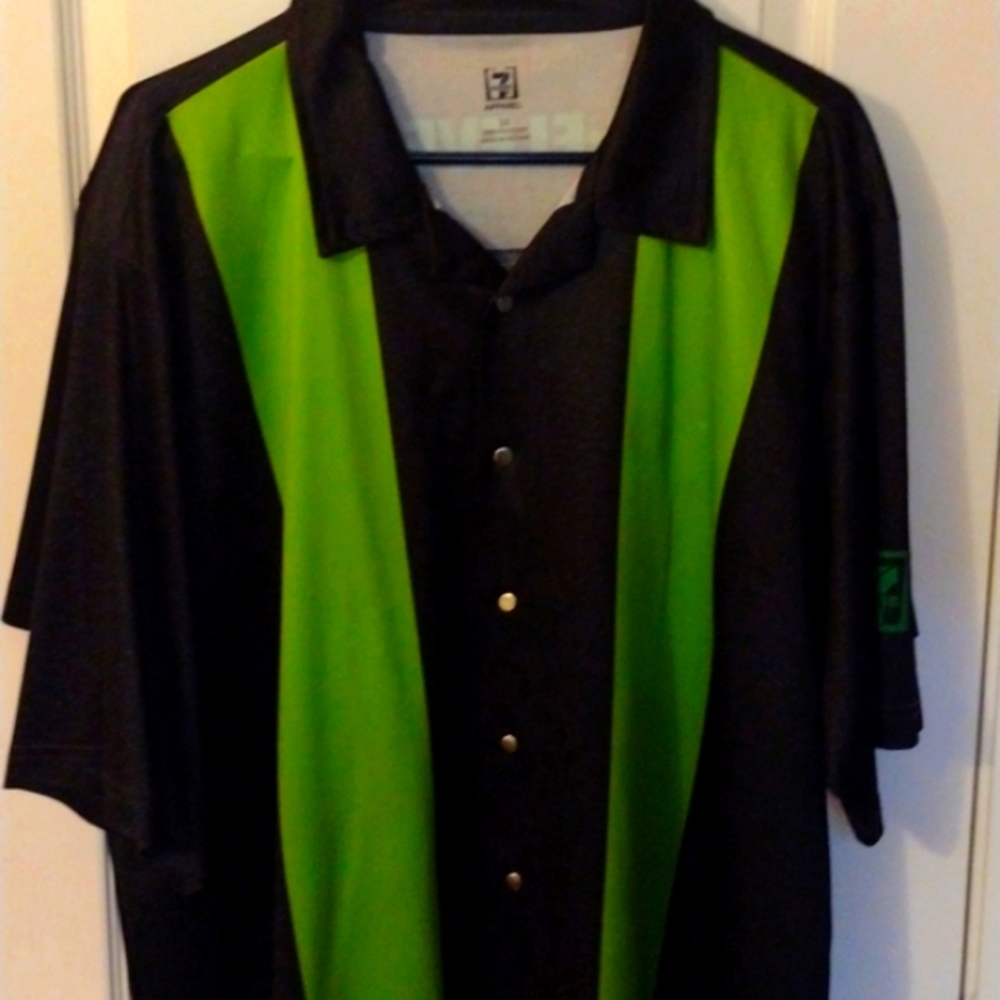 7-Eleven uniform polo snap button-up. Black/neon green.Size 3XL